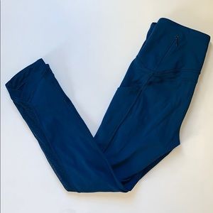 Lululemon Turquoise 7/8 leggings Sz 4